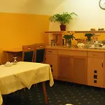 Moeve Garni Hotel 3*