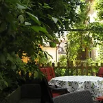 Moeve Garni Hotel 3*