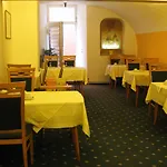 Hotel Moeve Garni
