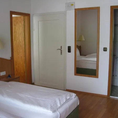 Hotel Moeve Garni 3*