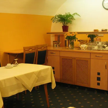 Moeve Garni Hotel 3*