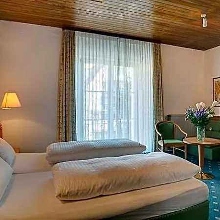 Otel Moeve Garni 3*