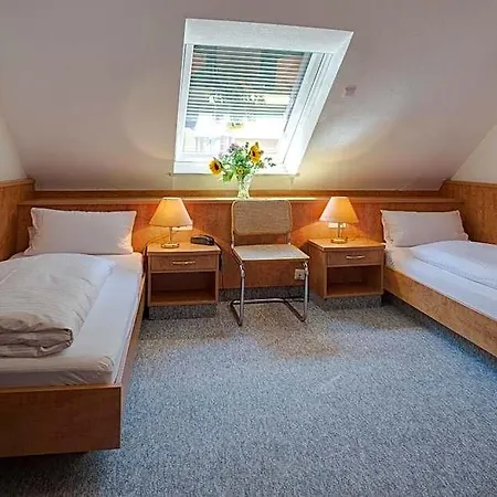 Otel Moeve Garni 3*