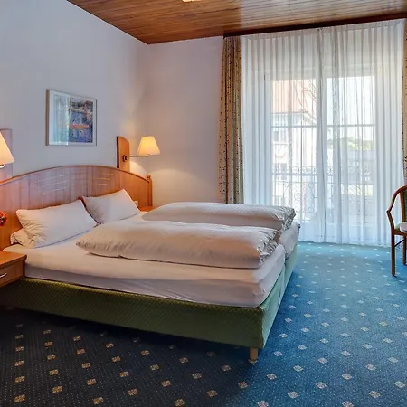 Moeve Garni מלון לינדאו