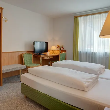 Moeve Garni לינדאו