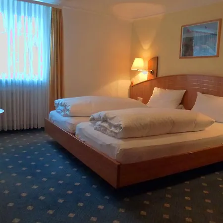 מלון Moeve Garni 3*